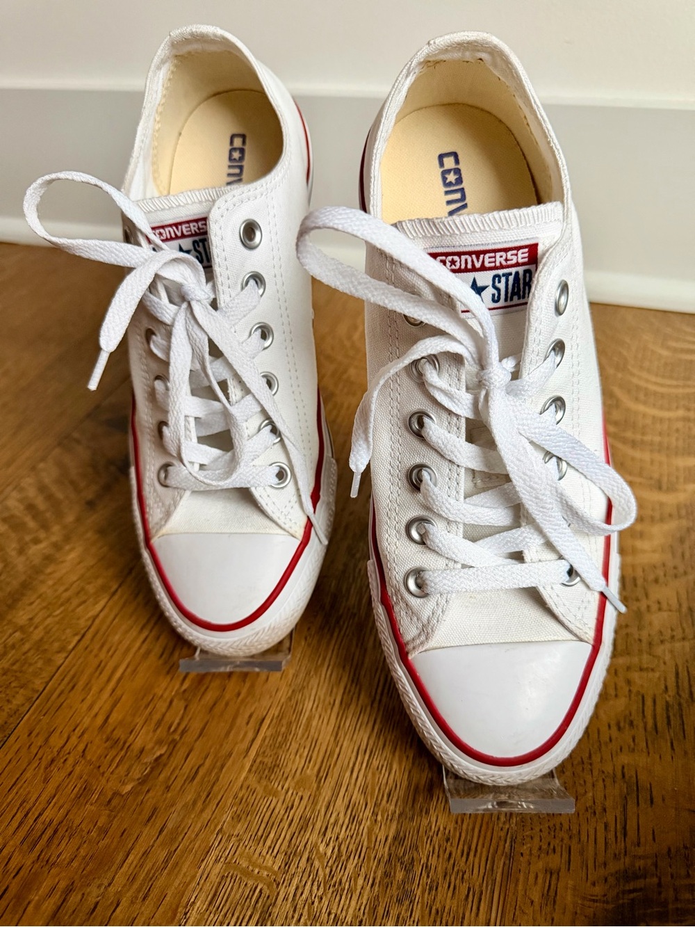 Converse Chuck Taylor All Star Low Top White Canvas Sneakers Women’s 8 Men’s 6